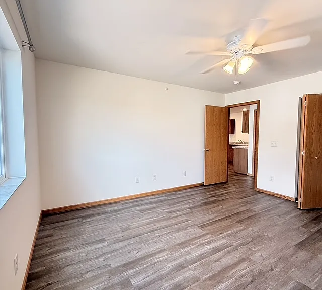 1440-1450 Peterson Dr — Photo 15