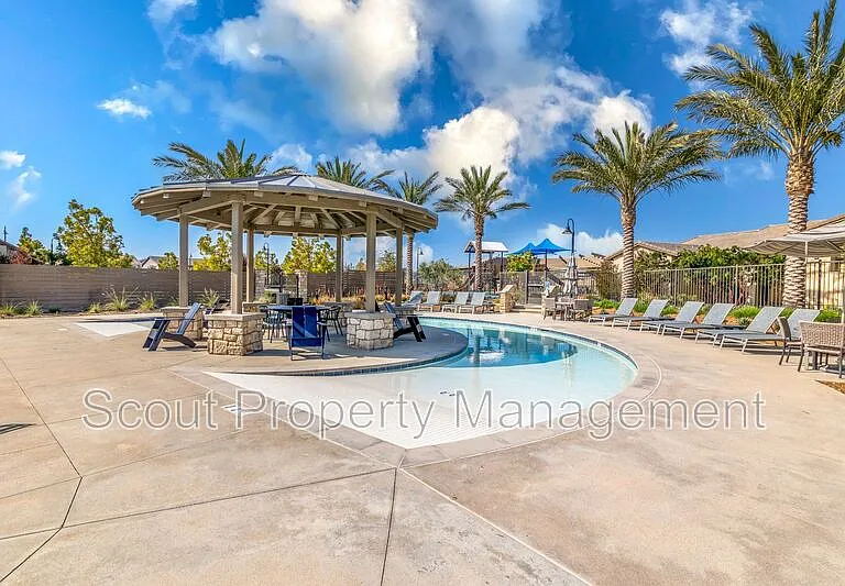 39529 Tannat Dr — Photo 44