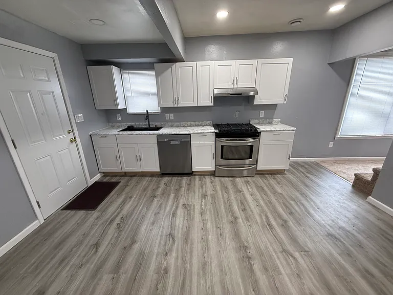 7011 Meadow Ave — Photo 3
