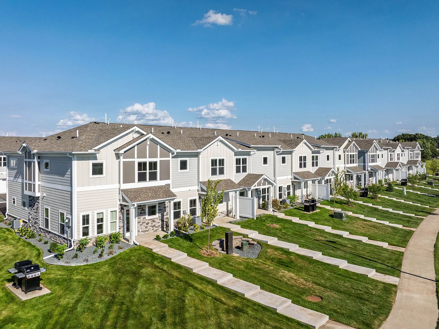Gateway Court Townhomes — Photo 3