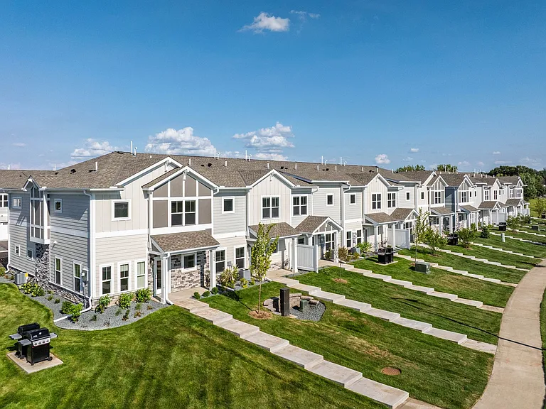 Gateway Court Townhomes — Photo 3