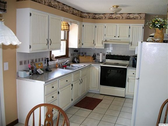 Home for Sale in Quincy, IL $132,000