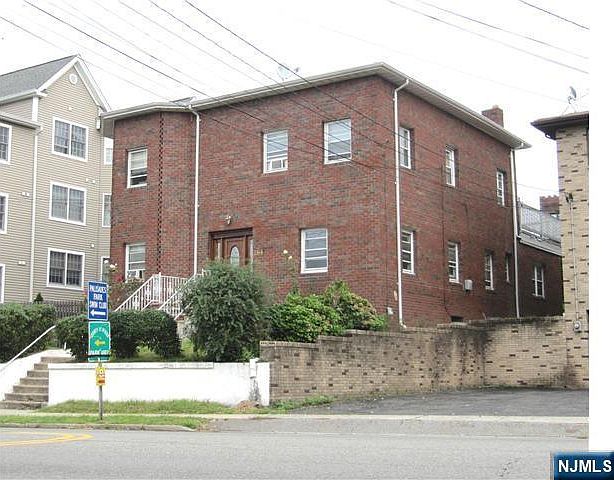 1st image of 264 Grand Ave
