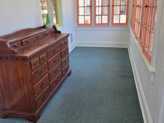 4th image of 5915 Saranac Ave