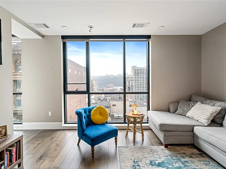 350 Oliver Ave #1303 — Photo 2