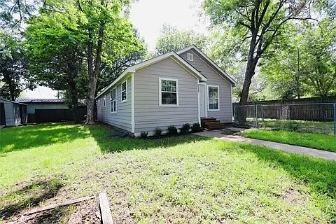 117 Hackberry St — Photo 4