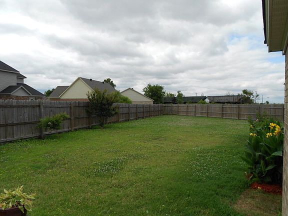 2nd image of 917 Pleasant Plains Cv