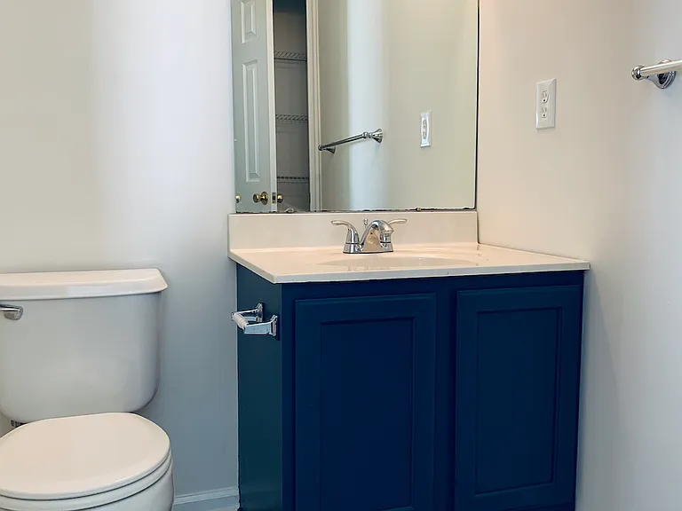 206 Thomas Ln S — Photo 23