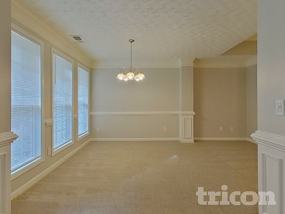 5th image of 220 Arbor Creek Dr