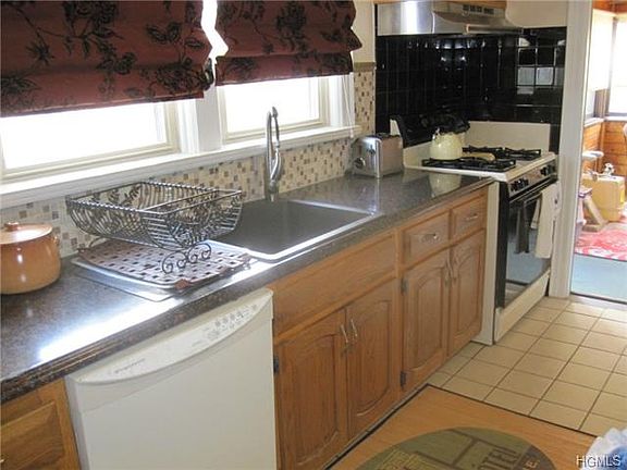 4th image of 69 Alta Dr