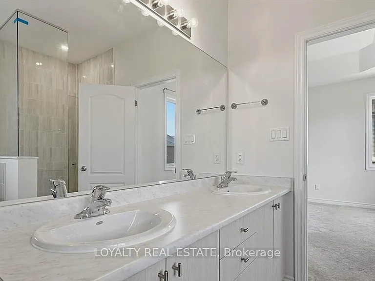 17 Cornelius Ln — Photo 9