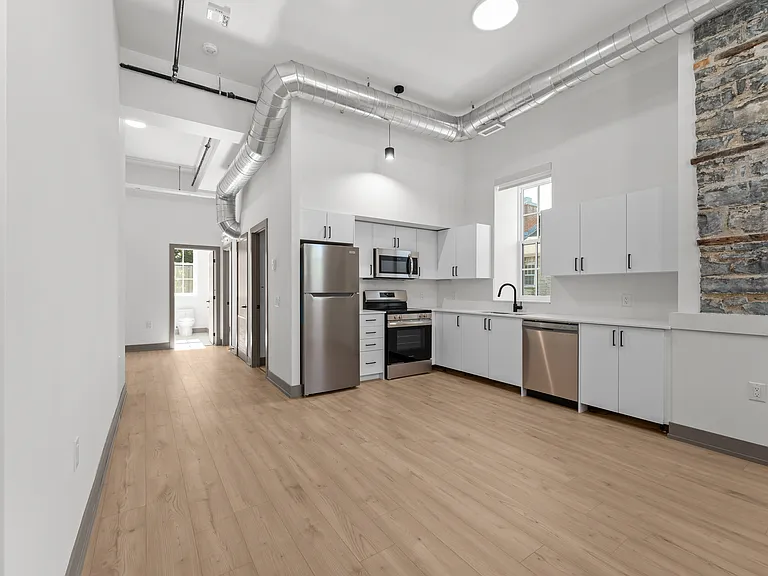 47 Wellington St — Photo 27