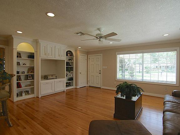 5th image of 15522 Shanghai St