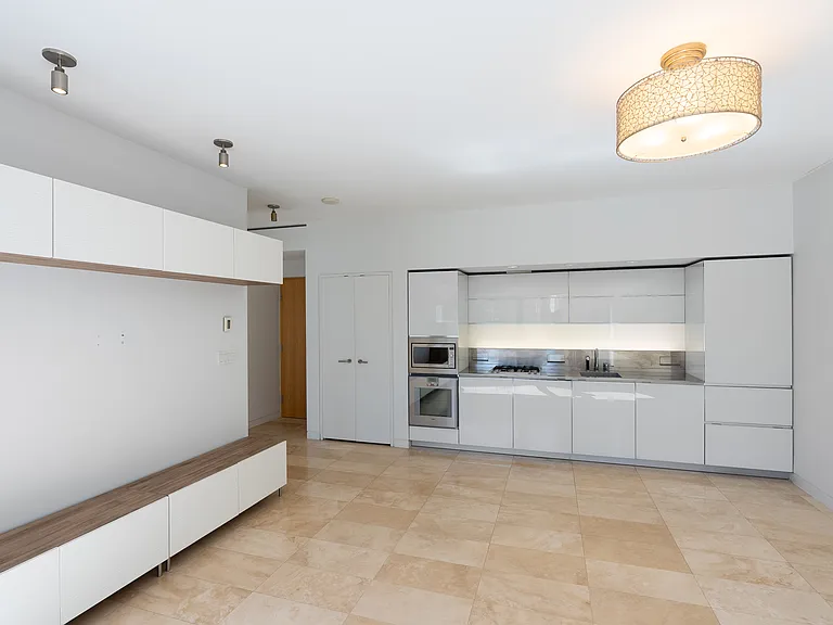 838 Hastings St W #1706 — Photo 4