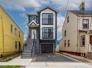 840 Martin St, Elizabeth, NJ 07201