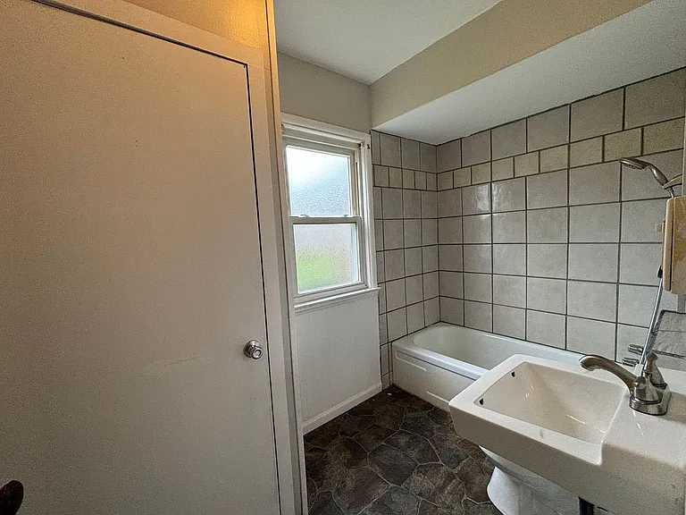 20931 N Vine Ave — Photo 7