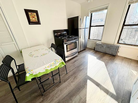 2nd image of 302 Atlantic Ave #6