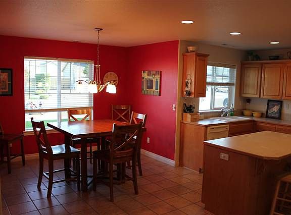 3rd image of 4207 Artesia Dr