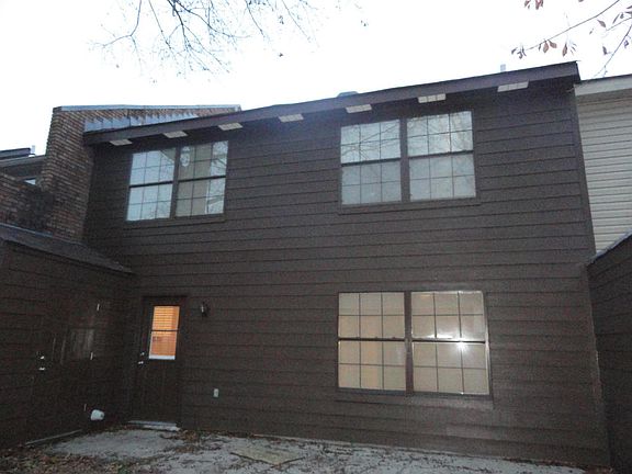 3rd image of 109 Brookwood Ln