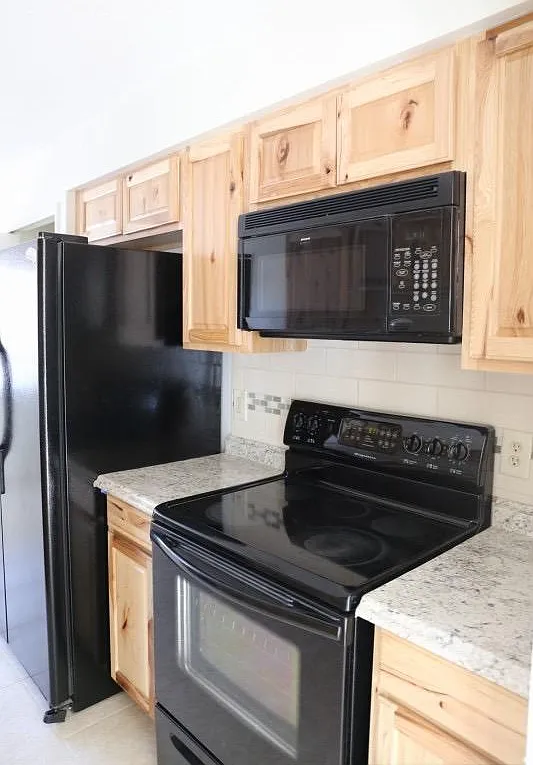 3 bed, 1500 sqft, $2,150 — Photo 2