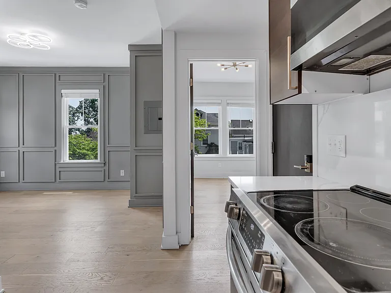 182 Waterman St #2D — Photo 7