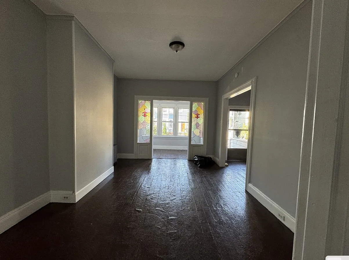 4 bed, 1200 sqft, $3,200 — Photo 4