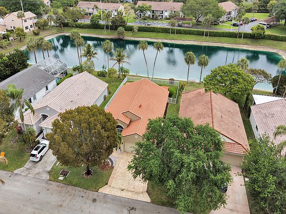 2nd image of 600 NW 45th Avenue