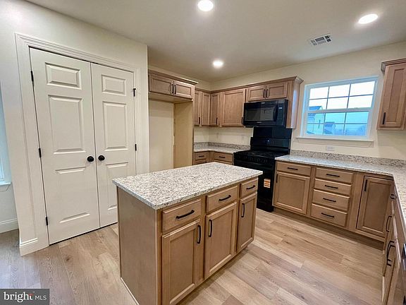 7th image of this home