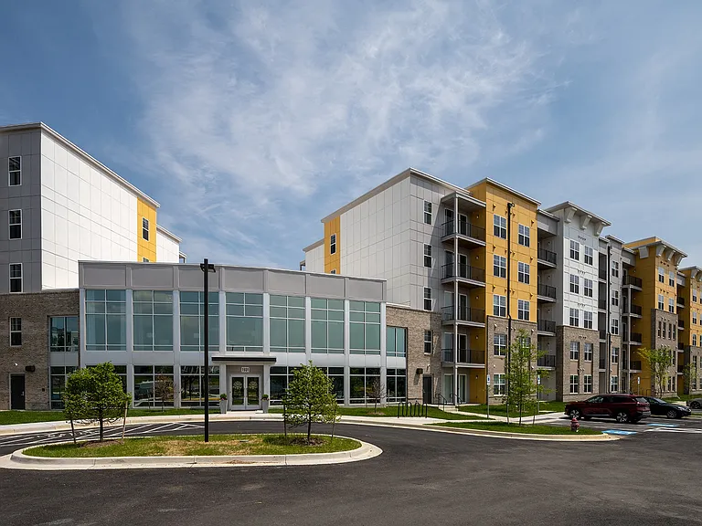 Woodmore Grand — Photo 17