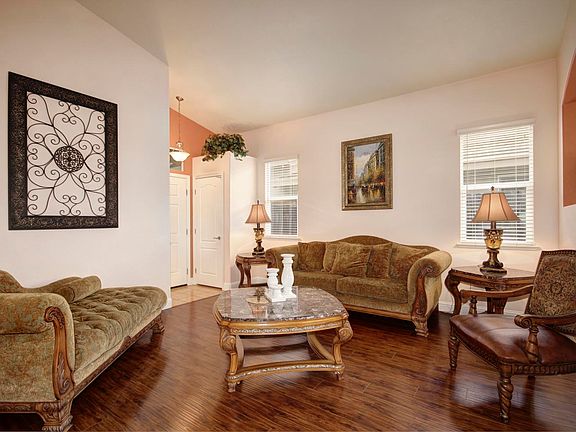 5th image of 2102 Horseshoe Glen Cir
