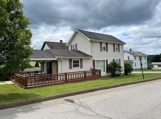 21 N Front St, Franklin, PA 16323