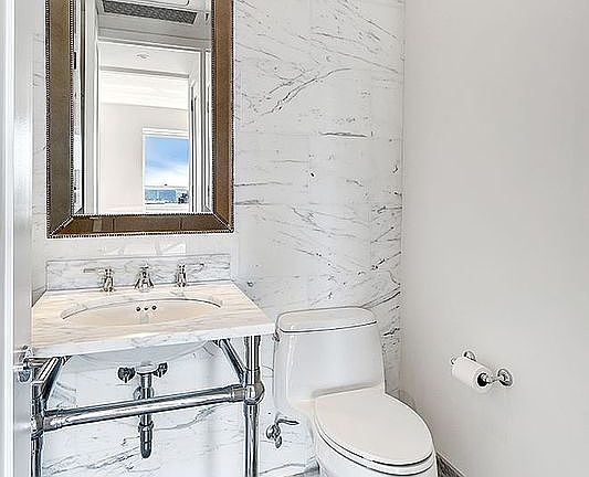 5th image of 200 E 94th St Unit Penthouse E