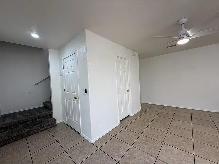 384 Anna Cir #A — Photo 5