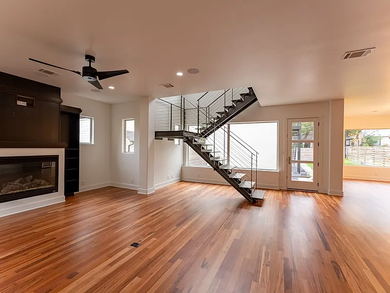 716 Post Oak St — Photo 8