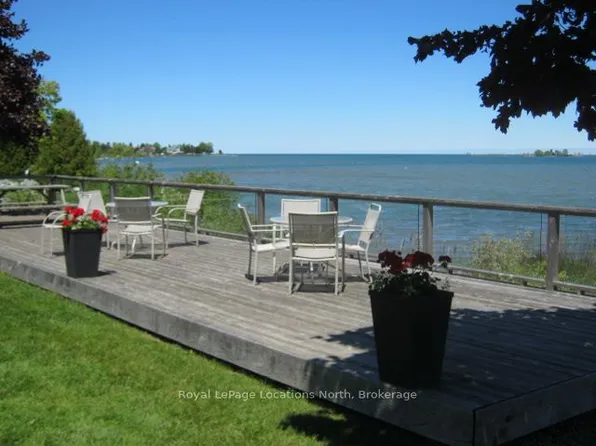 51 Lighthouse Ln W, Collingwood, ON L9Y 5C8