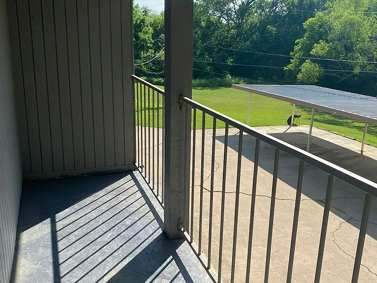 816 Betty Ct #B — Photo 15