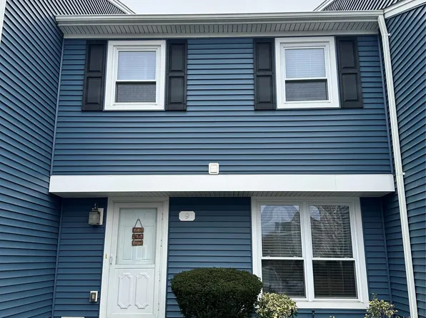 100-9 Baker Court, Island Park, NY 11558