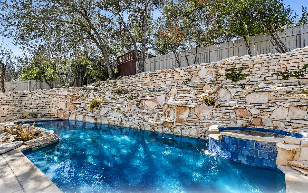 Building Photo - 6300 Bon Terra Dr