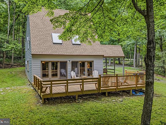2nd image of 221 Mountainside Rd