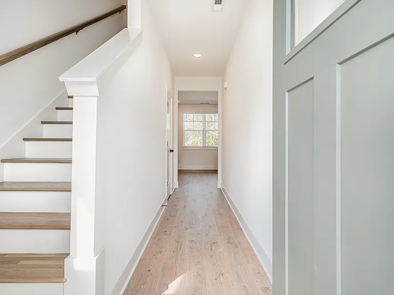 721 Caraway Ln — Photo 2