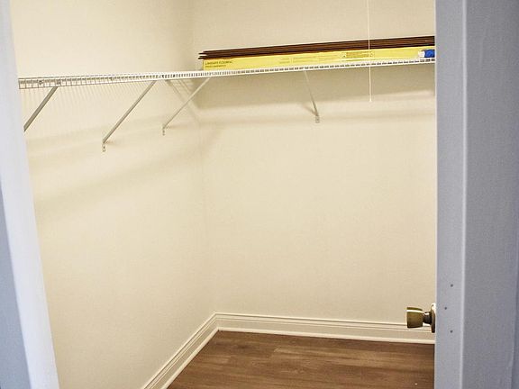 5th image of 2020 N Lincoln Park W APT 26B