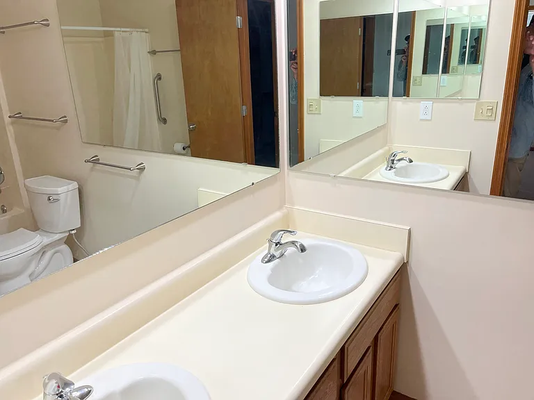 320 Eldridge Ln — Photo 9