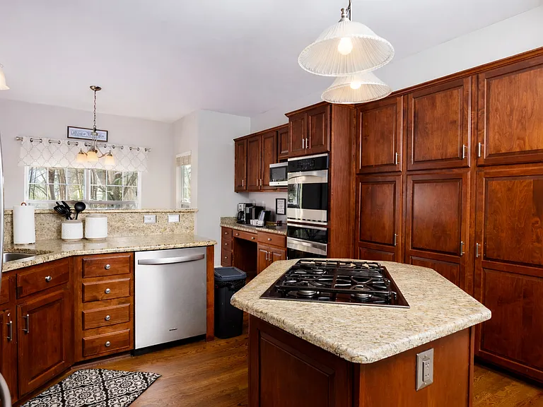 10301 Rougemont Ln — Photo 16