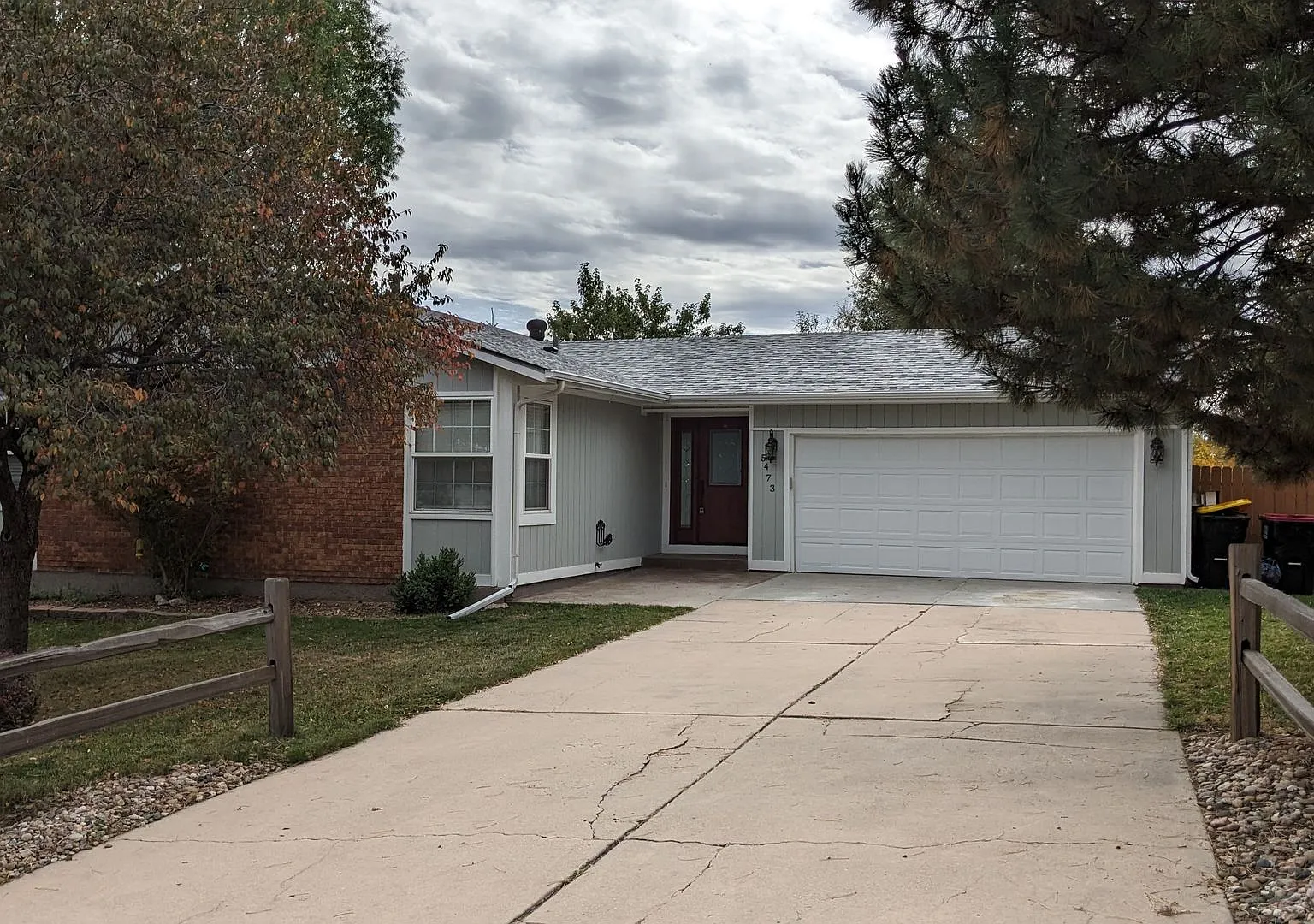 Beautiful 4 Bed/3 Bath Rancher With Finished Basement, Hot Tub, Fenced Backyard — Photo 1