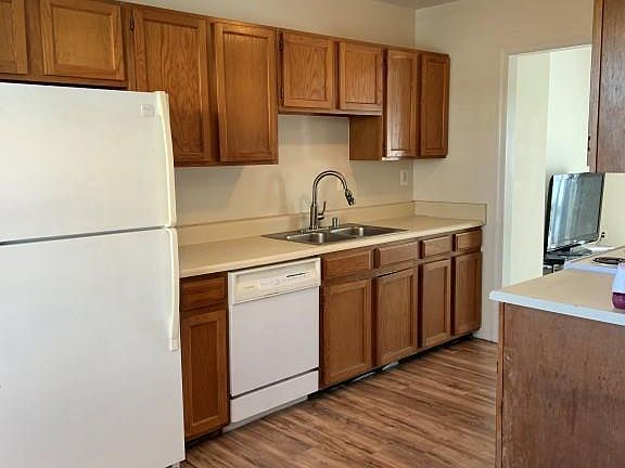 2nd image of 9 Tall Oaks Ct