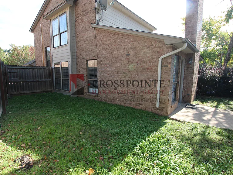 5875 Creekside Cir — Photo 33