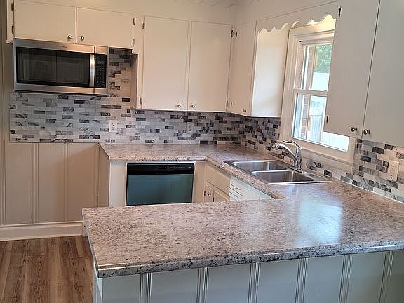 2nd image of 817 Shelbyview Dr