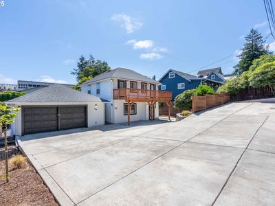 834 S 11th St, Coos Bay, OR, 97420