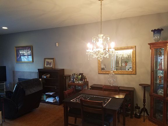 4th image of 3212 Lake Dr
