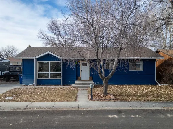 610 Peak Dr, Riverton, WY 82501